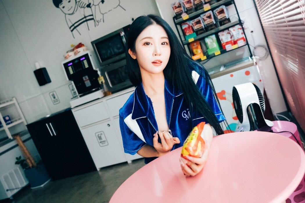 Loozy Bomi 보미 – Part Timer