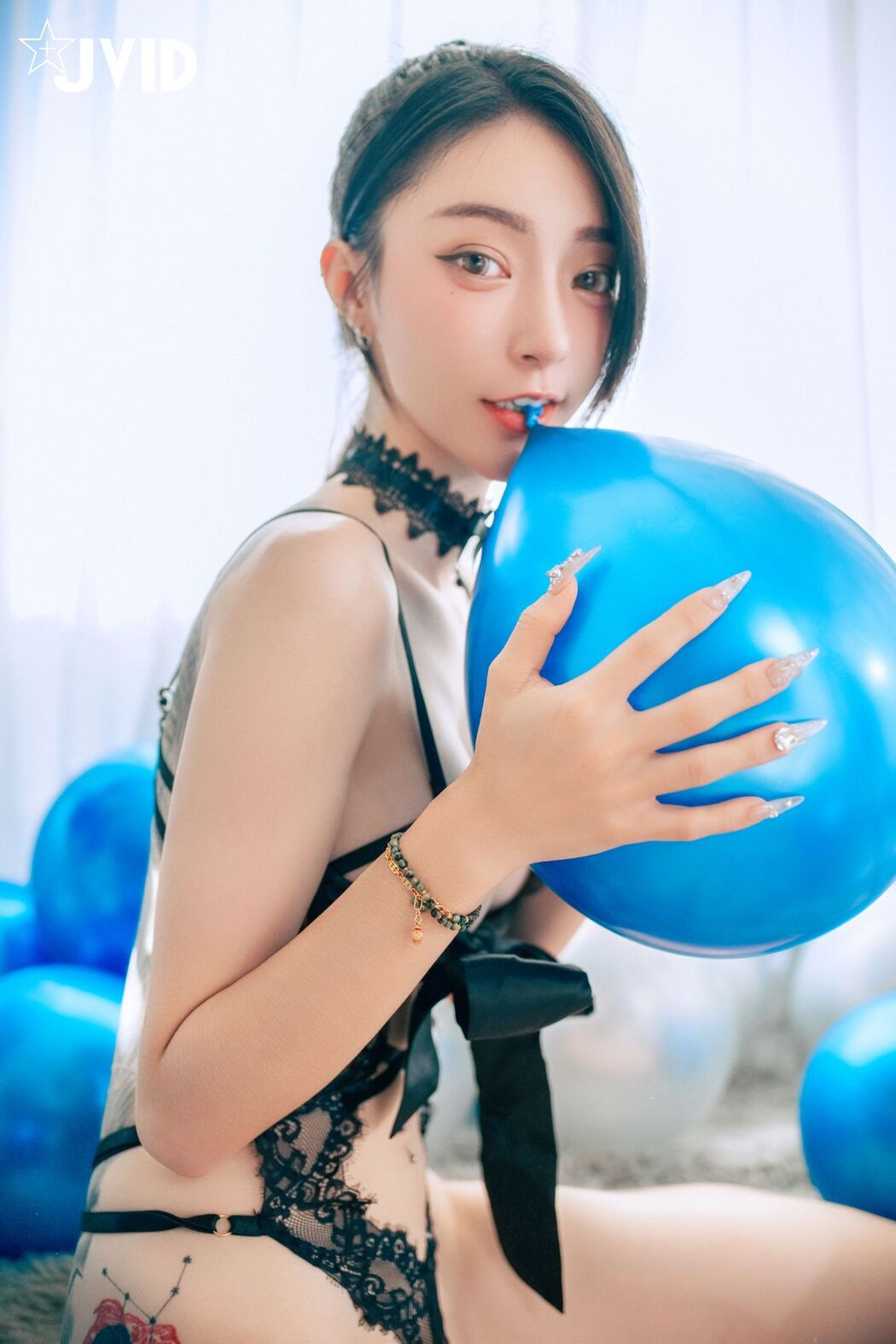 JVID Piao Piao Ge 飄飄哥 &#8211; 最狂尺度生日特輯 極細丁無膚膠 色色の裸體生日趴－飄飄 慶生被脫光光塗抹奶油 超細線丁無膚膠擠出誘人駱駝蹄 屁股翹高背後位視角超色慾 超誘人裸體奶油慶生影片熱映中 Part01 (63P)