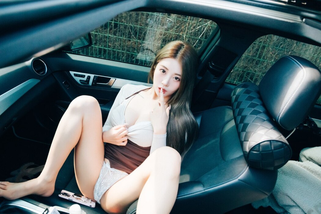Loozy Bomi 보미 – Girlgroup Yanos S.Ver