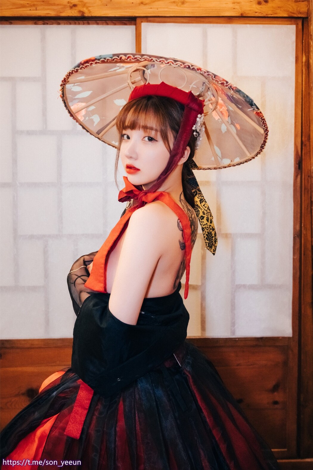 Loozy Gisheng 妓生 – Son Ye-Eun 손예은