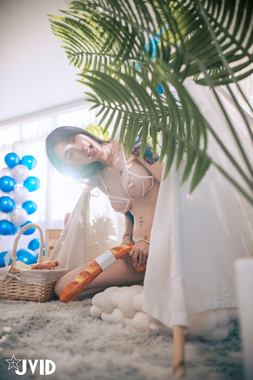 JVID Piao Piao Ge 飄飄哥 &#8211; 最狂尺度生日特輯 極細丁無膚膠 色色の裸體生日趴－飄飄 慶生被脫光光塗抹奶油 超細線丁無膚膠擠出誘人駱駝蹄 屁股翹高背後位視角超色慾 超誘人裸體奶油慶生影片熱映中 Part02 (63P)