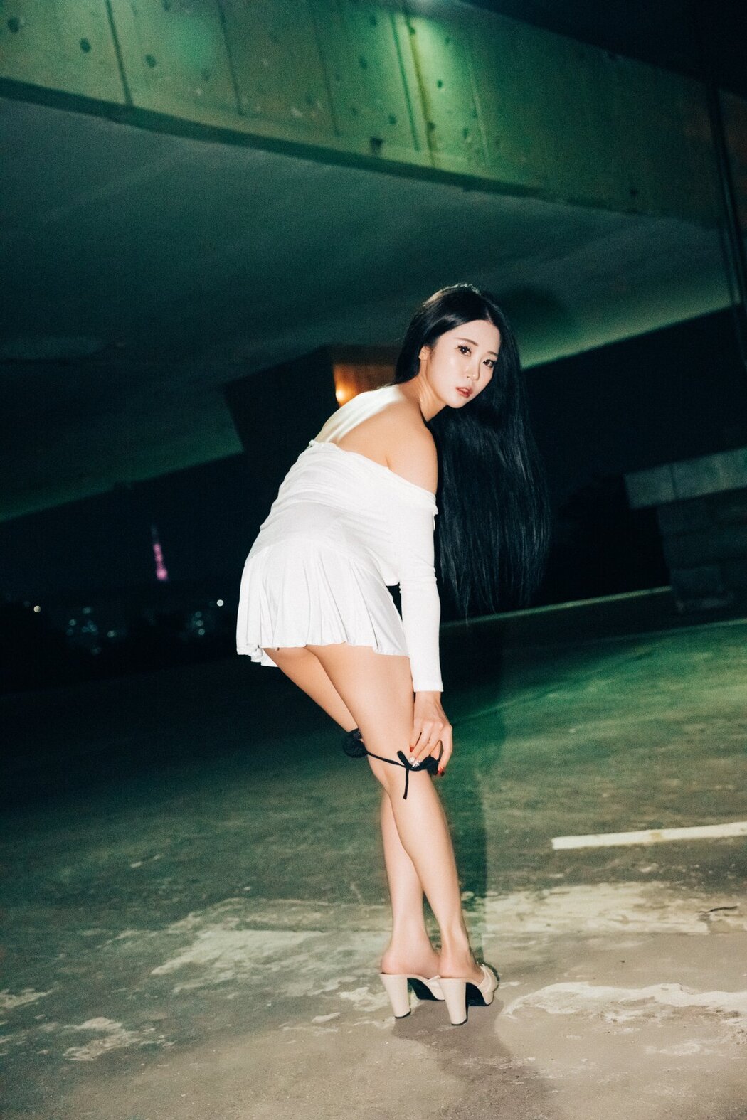 Loozy Bomi 보미 – Night Roads