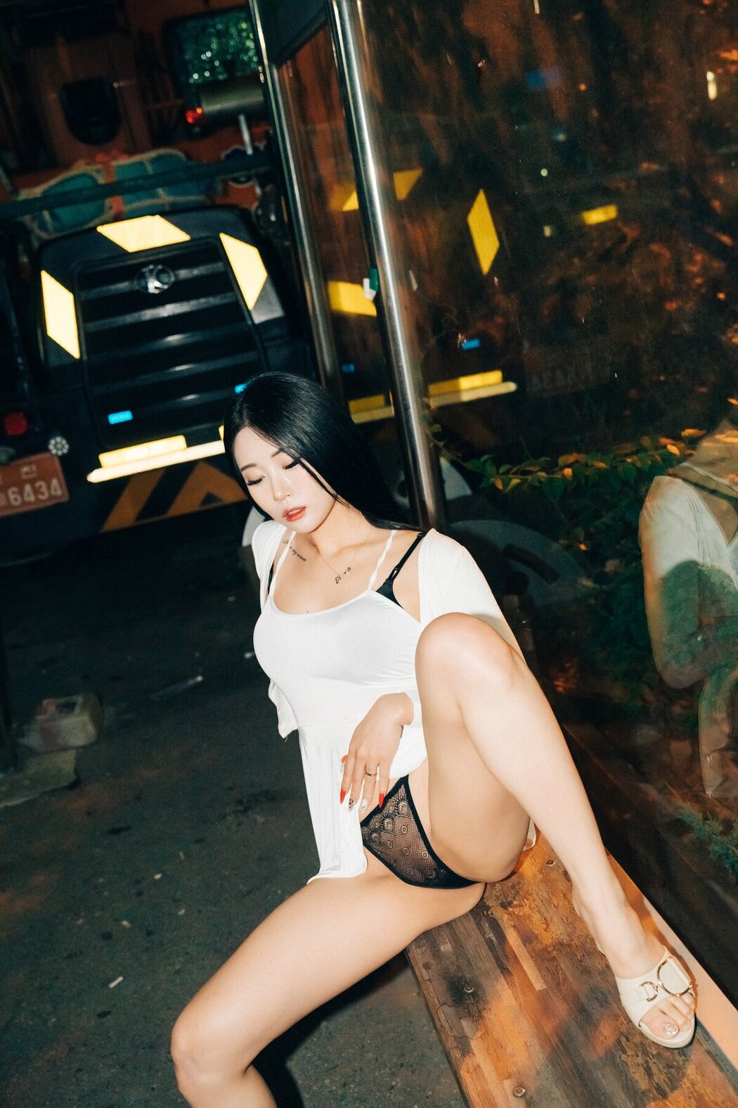 Loozy Bomi 보미 – Night Roads