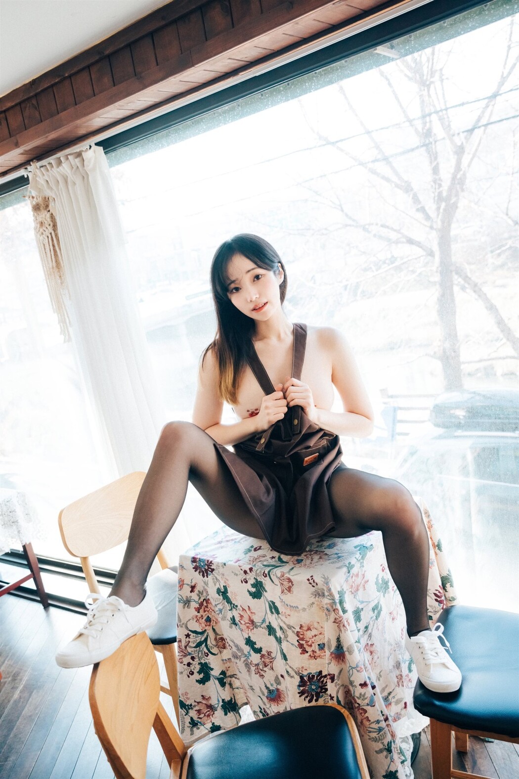 Loozy Bambi 밤비 – Cafe Alba Part 1