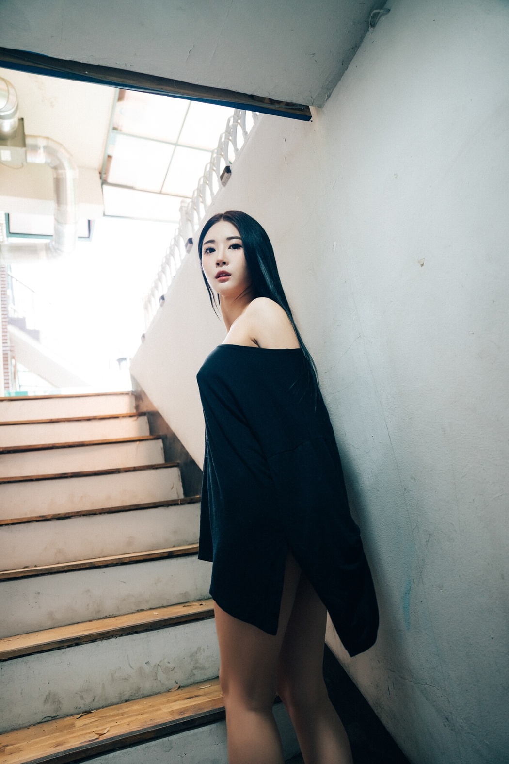 Loozy Bomi 보미 – Street Stall