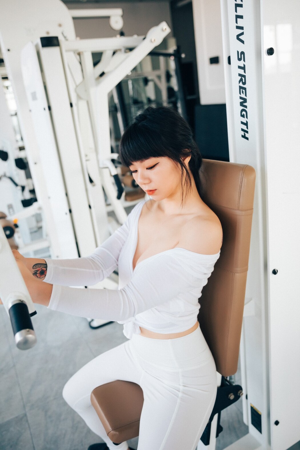 Loozy Kissme – Strip Fitness