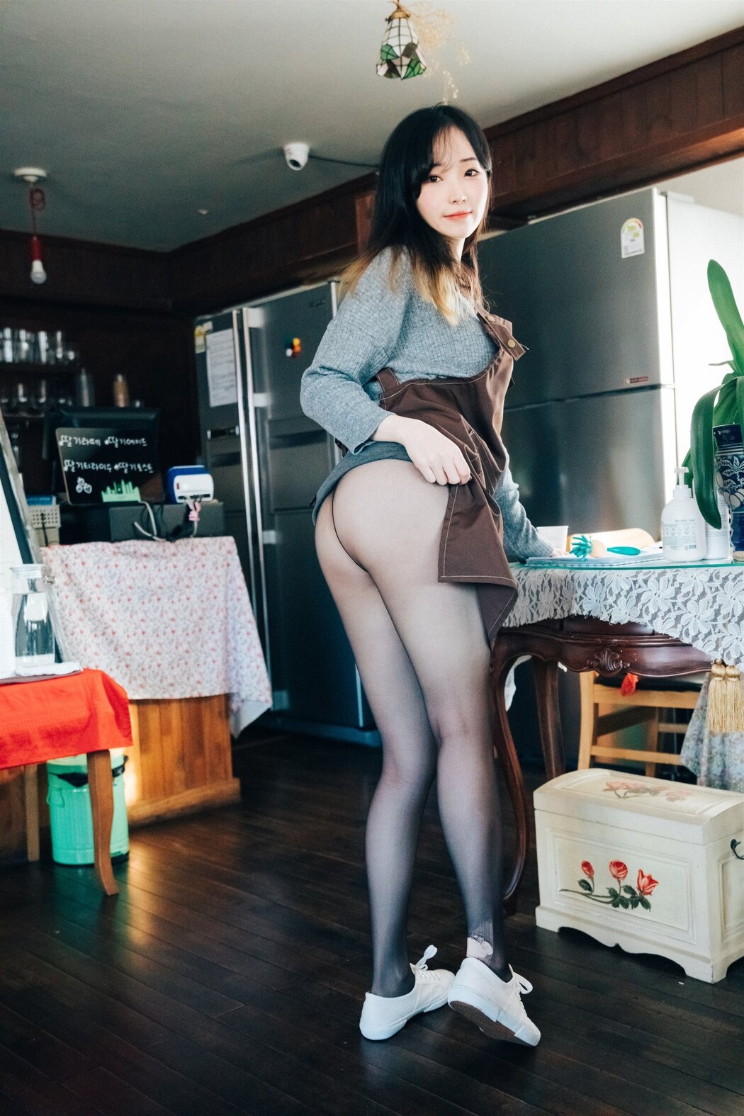 Loozy Bambi 밤비 – Cafe Alba Part 1