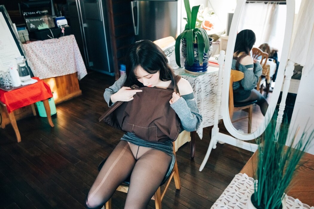 Loozy Bambi 밤비 – Cafe Alba Part 2
