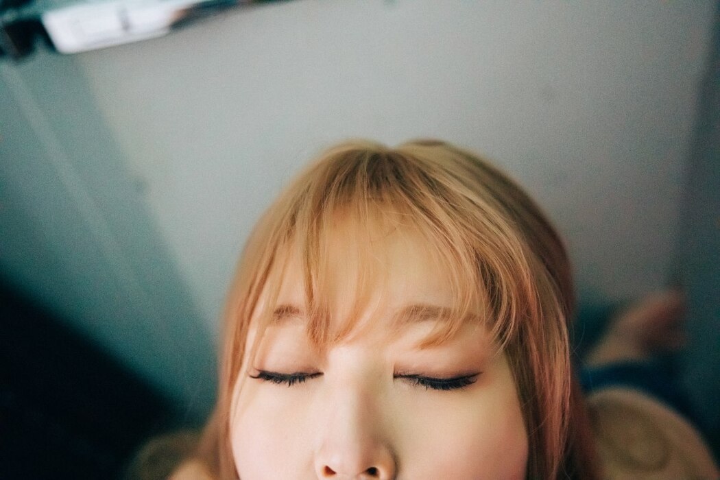 Loozy Mozzi 모찌 – Twitter Girl