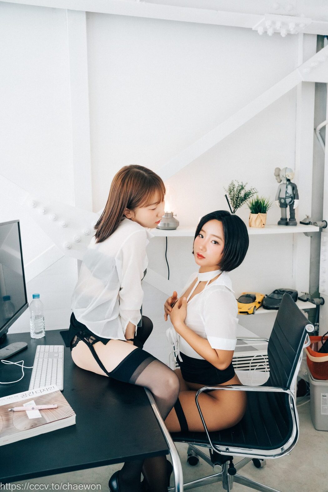 Loozy Booty Queen And Yeri – Office Master A
