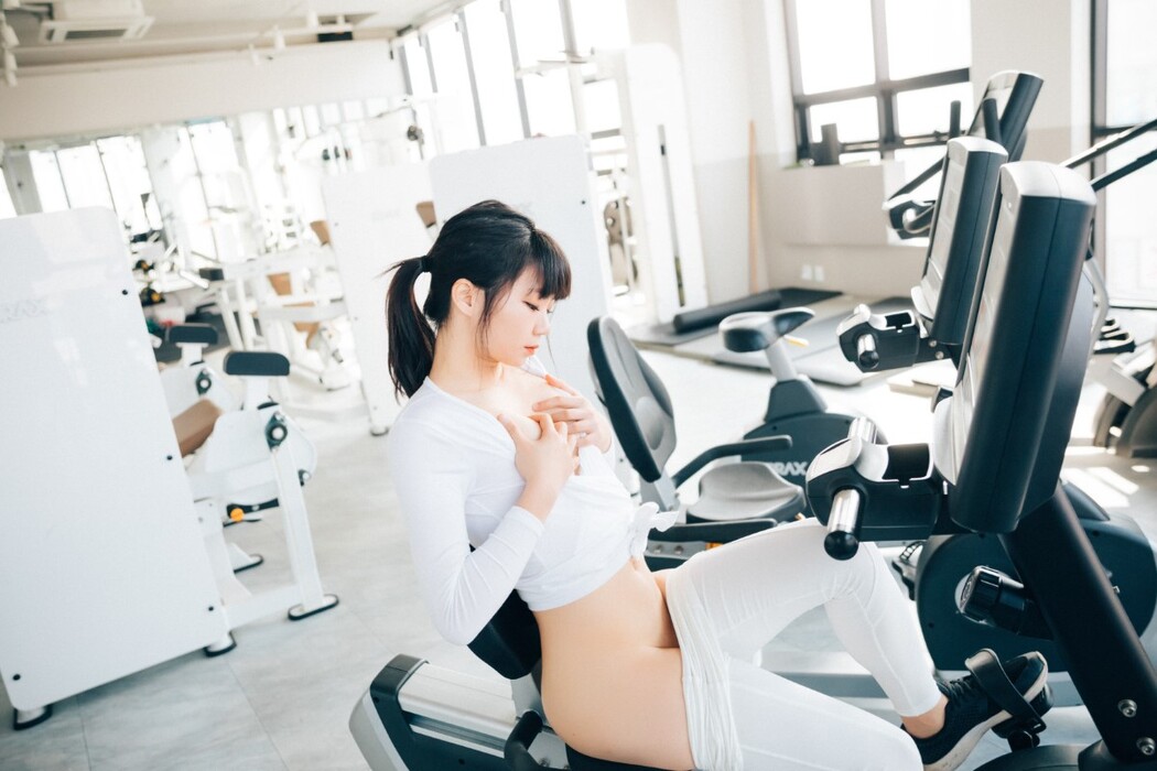 Loozy Kissme – Strip Fitness