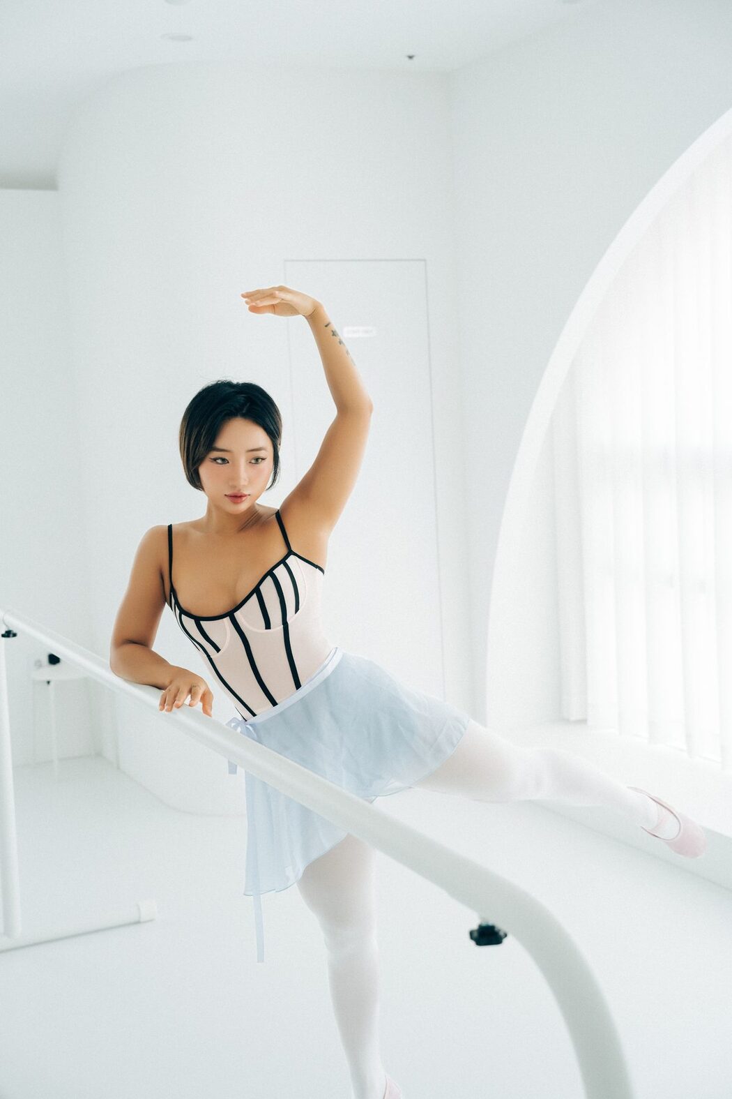 Loozy Booty Queen – Tied Ups A