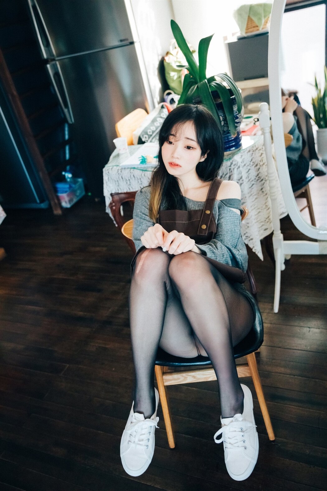 Loozy Bambi 밤비 – Cafe Alba Part 1