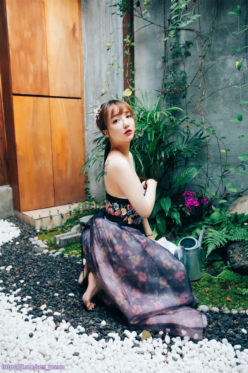 Loozy Gisheng 妓生 – Son Ye-Eun 손예은