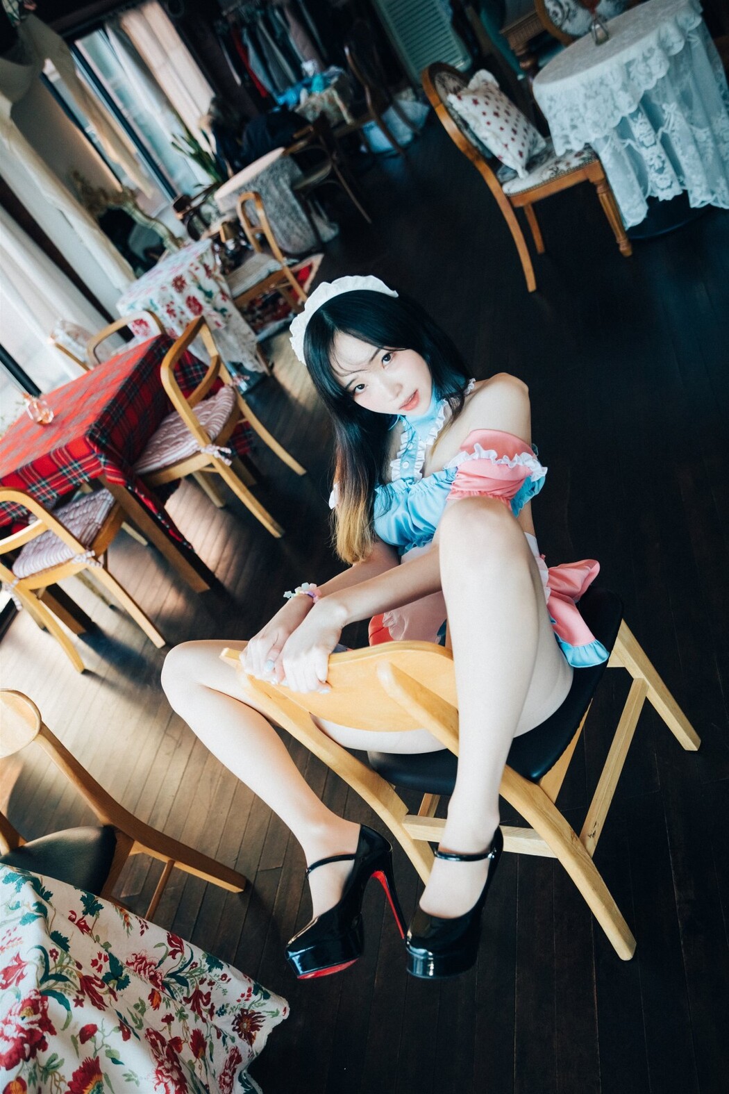 Loozy Bambi 밤비 – Cafe Alba Part 2