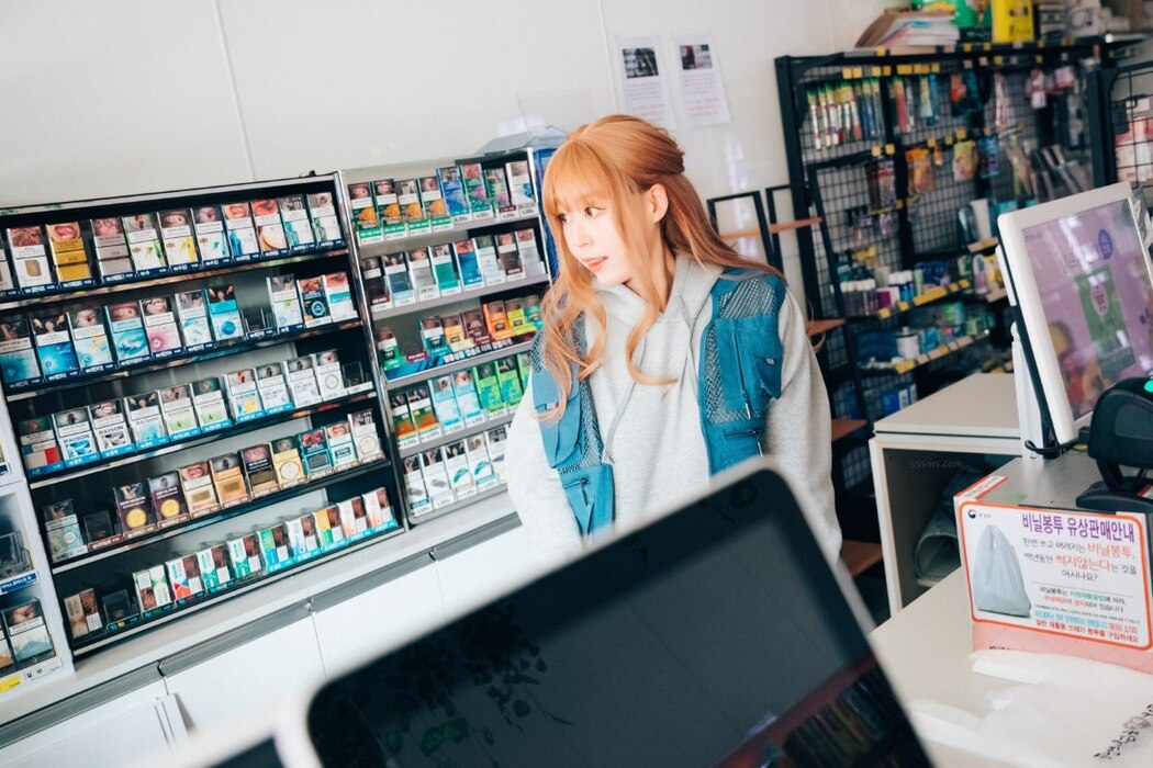 Loozy Mozzi 모찌 – Twitter Girl