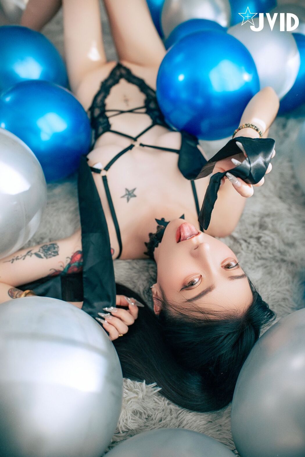 JVID Piao Piao Ge 飄飄哥 &#8211; 最狂尺度生日特輯 極細丁無膚膠 色色の裸體生日趴－飄飄 慶生被脫光光塗抹奶油 超細線丁無膚膠擠出誘人駱駝蹄 屁股翹高背後位視角超色慾 超誘人裸體奶油慶生影片熱映中 Part01 (63P)