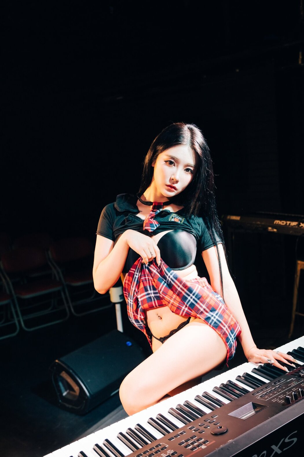 Loozy Bomi 보미 – Covert Stage B