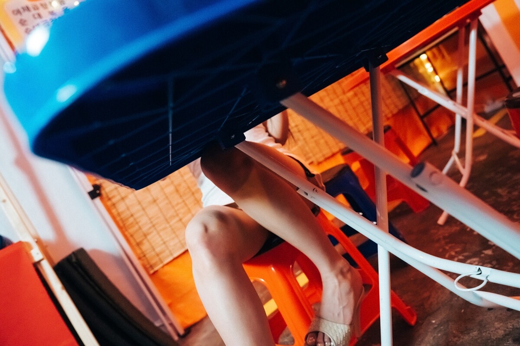 Loozy Bomi 보미 – Street Stall