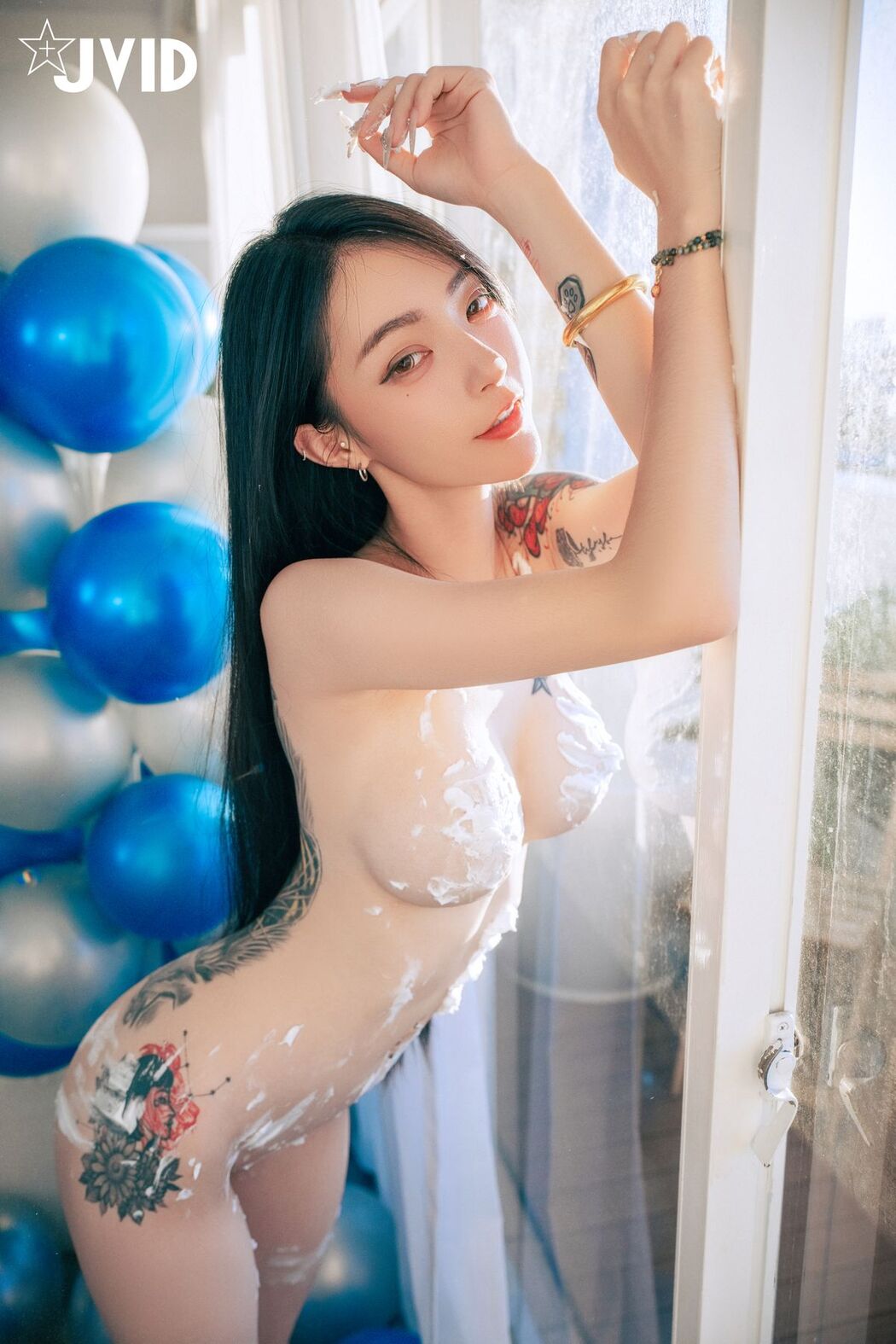 JVID Piao Piao Ge 飄飄哥 &#8211; 最狂尺度生日特輯 極細丁無膚膠 色色の裸體生日趴－飄飄 慶生被脫光光塗抹奶油 超細線丁無膚膠擠出誘人駱駝蹄 屁股翹高背後位視角超色慾 超誘人裸體奶油慶生影片熱映中 Part01 (63P)