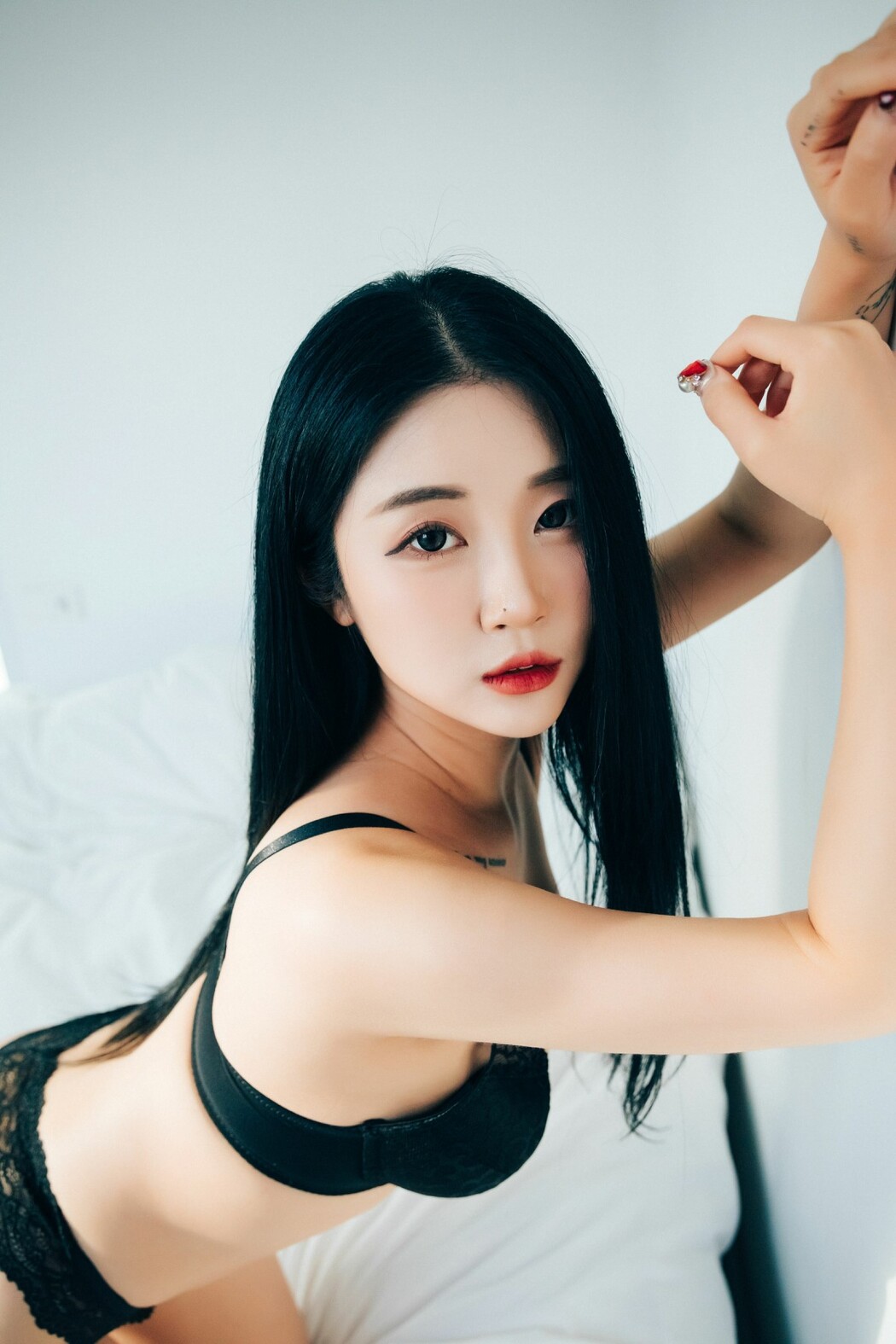 Loozy Bomi (보미) – One day