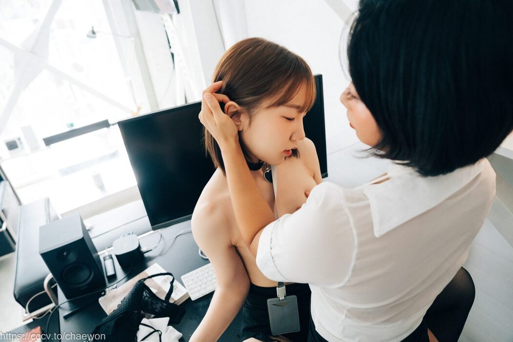 Loozy Booty Queen And Yeri – Office Master A
