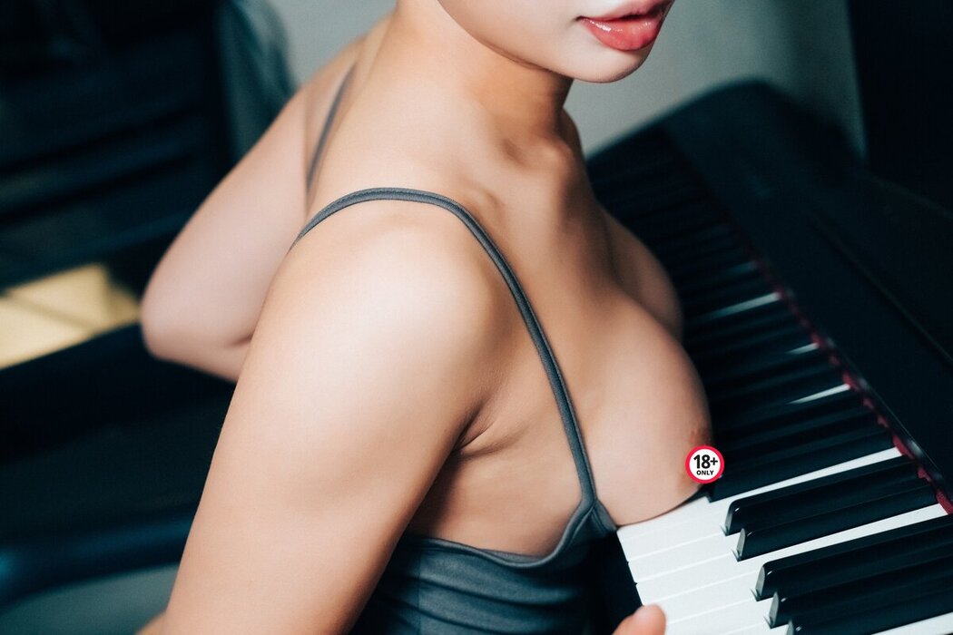 Loozy Booty Queen – Nude Recording B