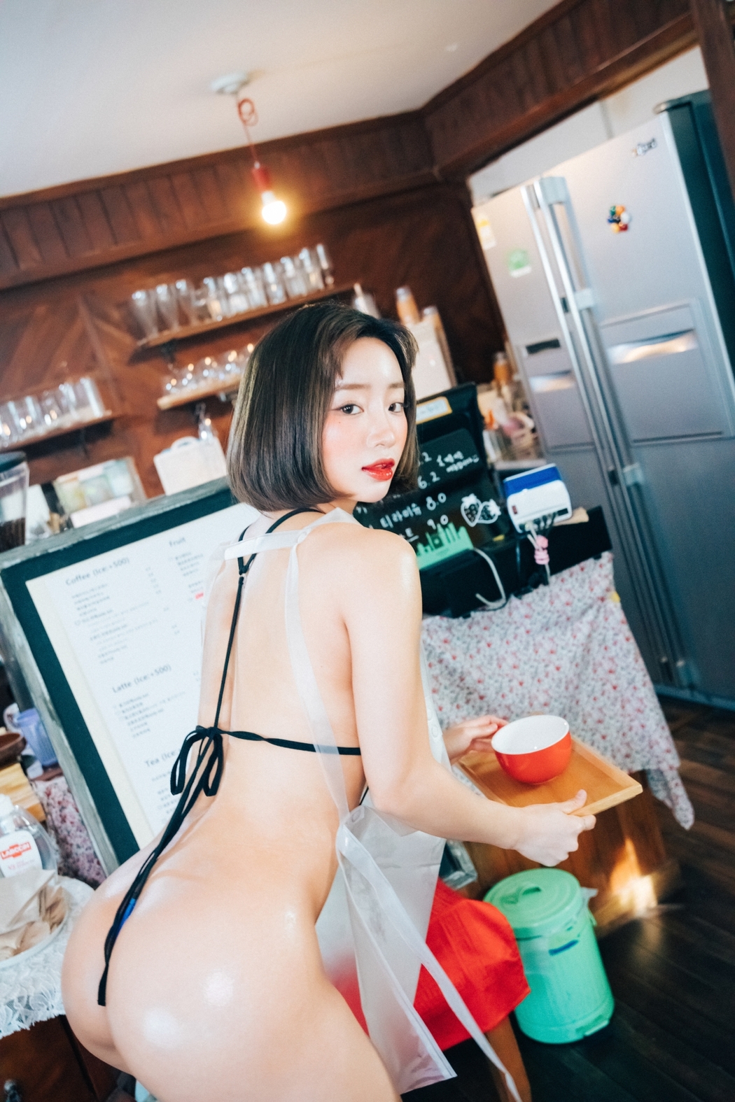 Loozy Booty Queen – Vinyl Aprons S.Ver A
