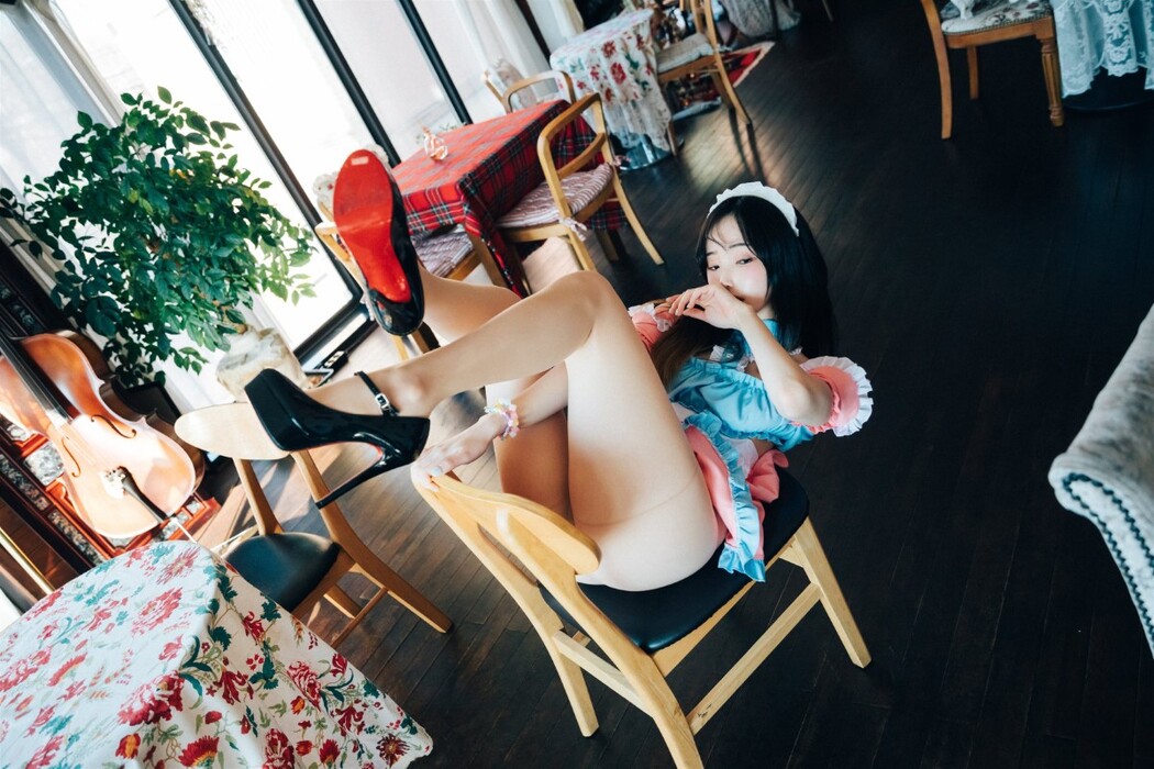 Loozy Bambi 밤비 – Cafe Alba Part 2
