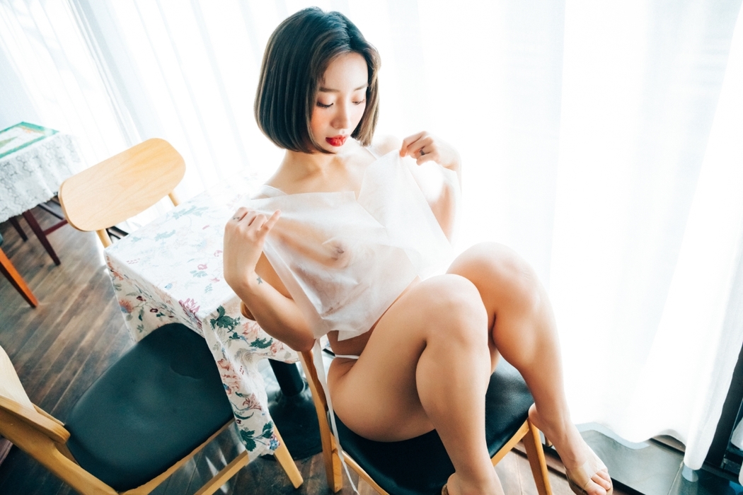 Loozy Booty Queen – Vinyl Aprons S.Ver A