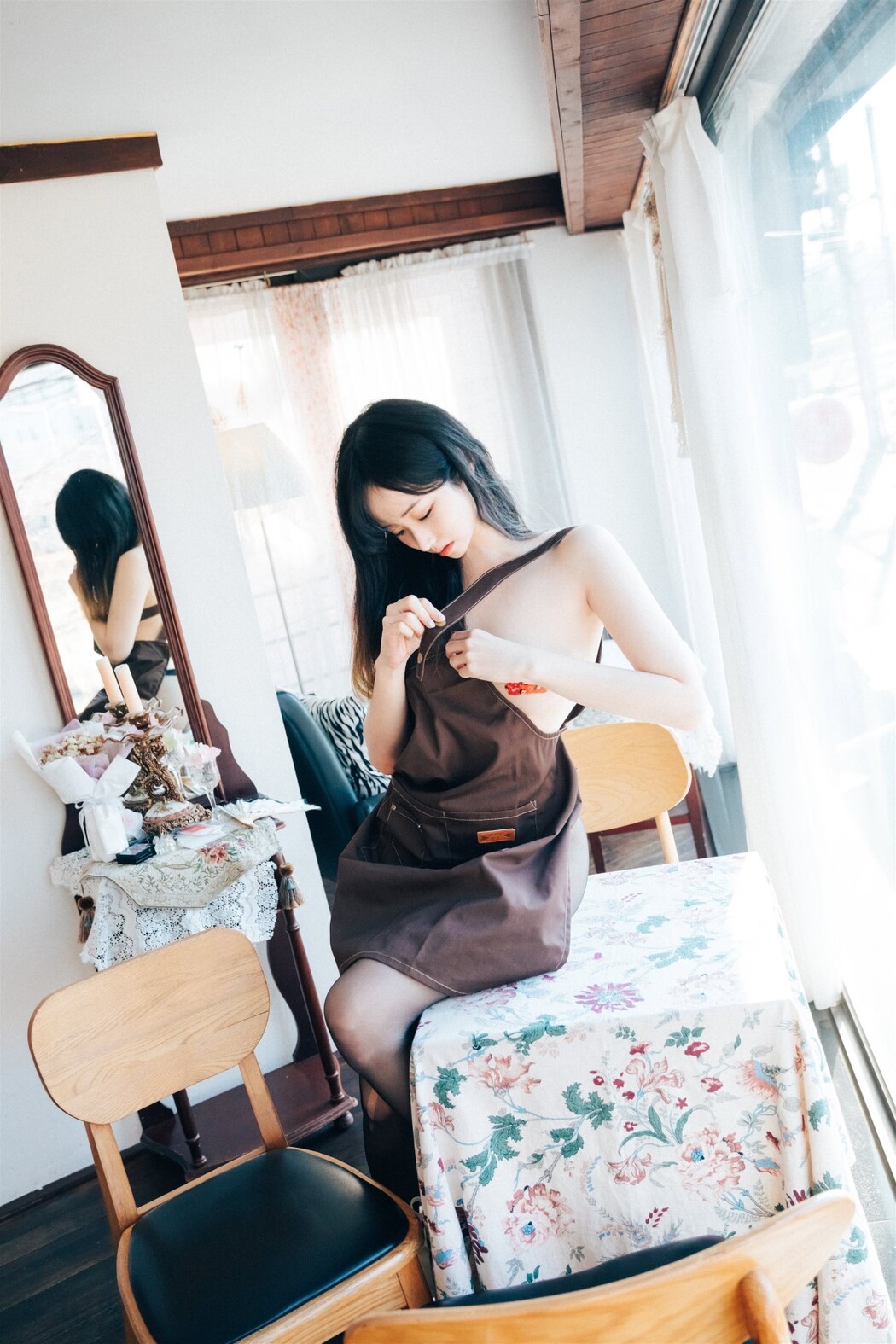Loozy Bambi 밤비 – Cafe Alba Part 1