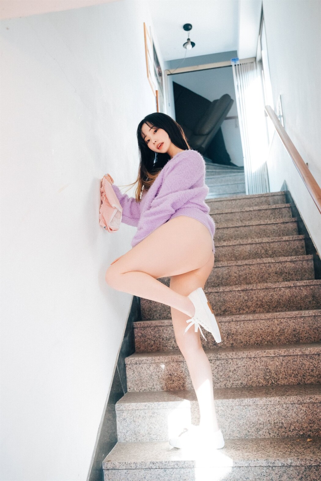 Loozy Bambi 밤비 – Cafe Alba Part 2