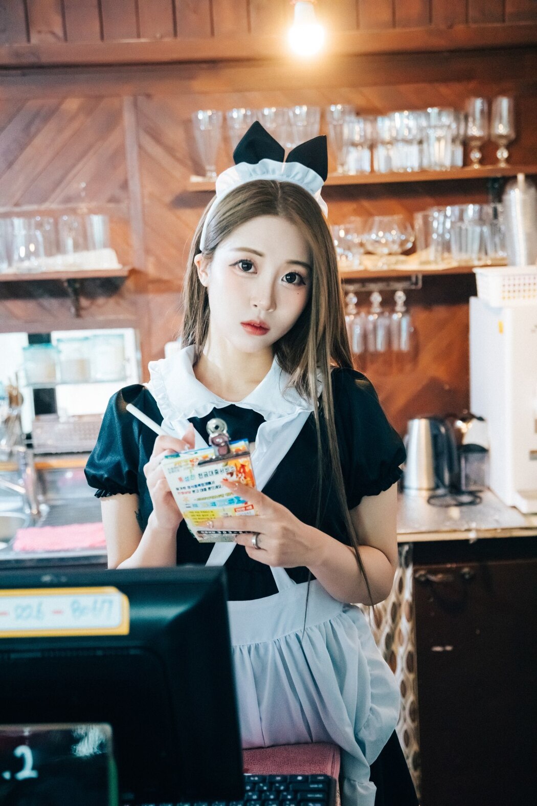 Loozy Bomi 보미 – Maid Cafe S.Ver B