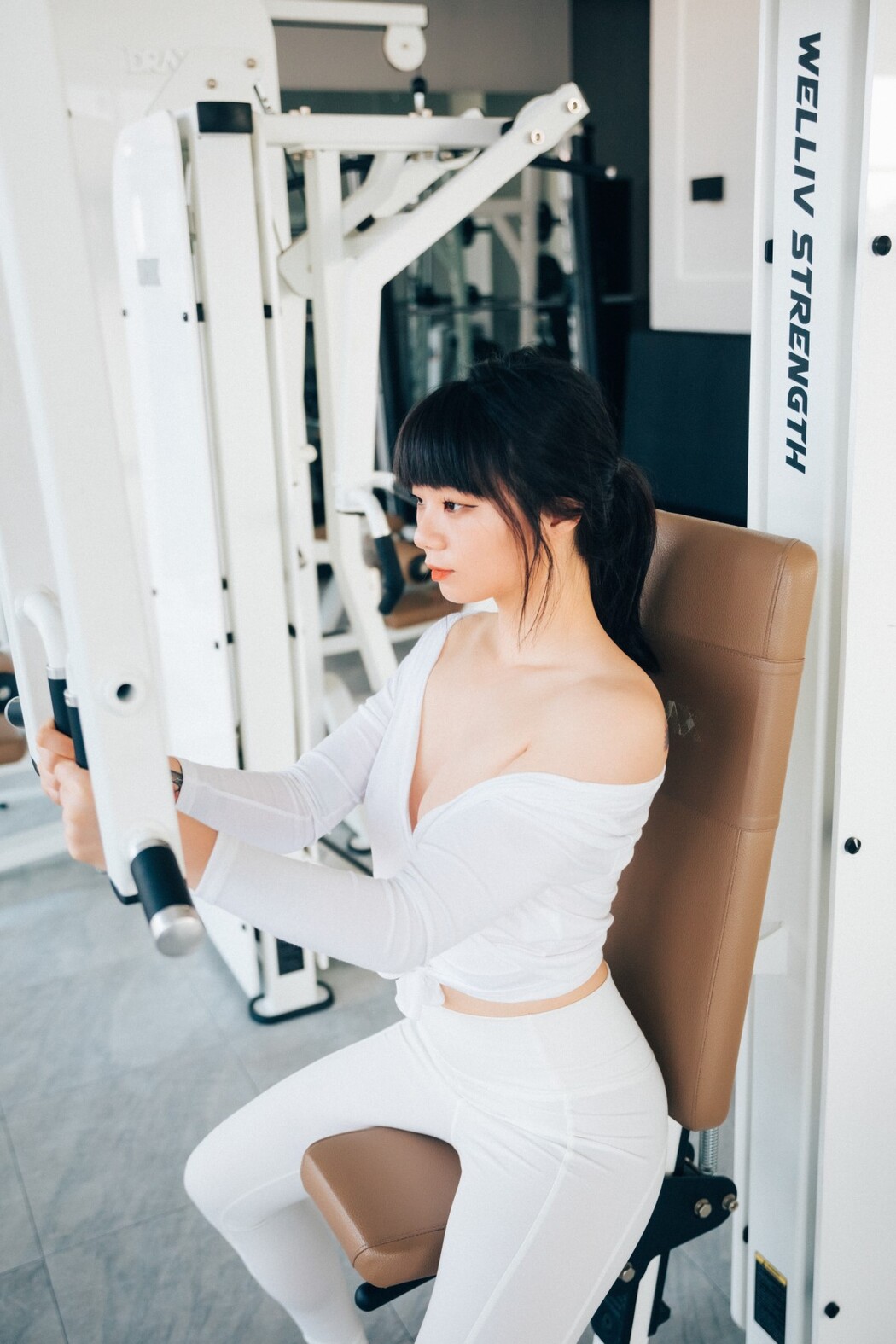 Loozy Kissme – Strip Fitness