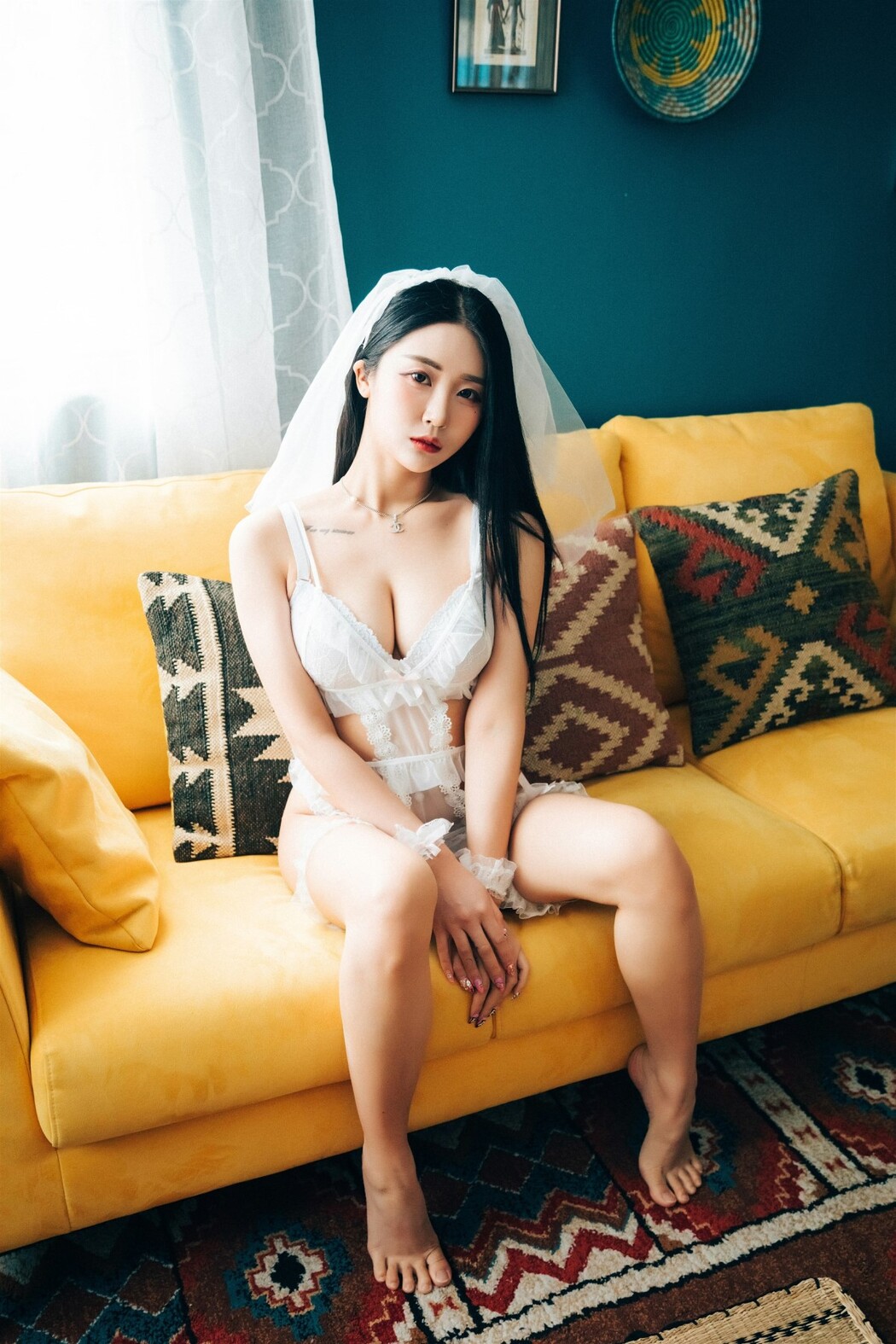 Loozy Bomi 보미 – Holiday