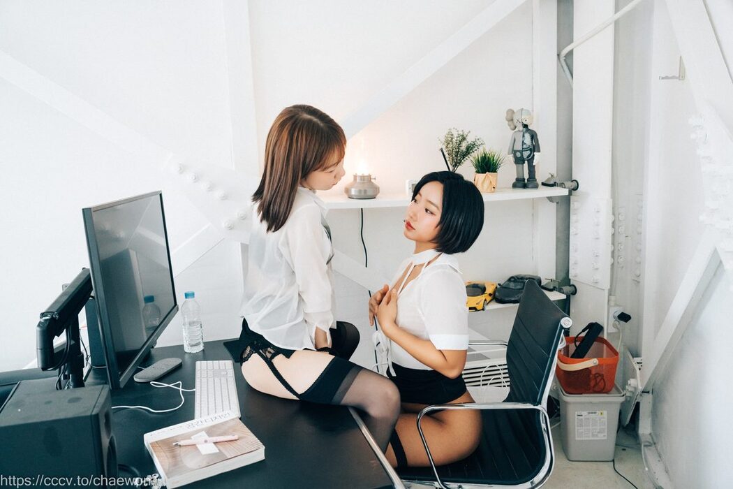 Loozy Booty Queen And Yeri – Office Master A