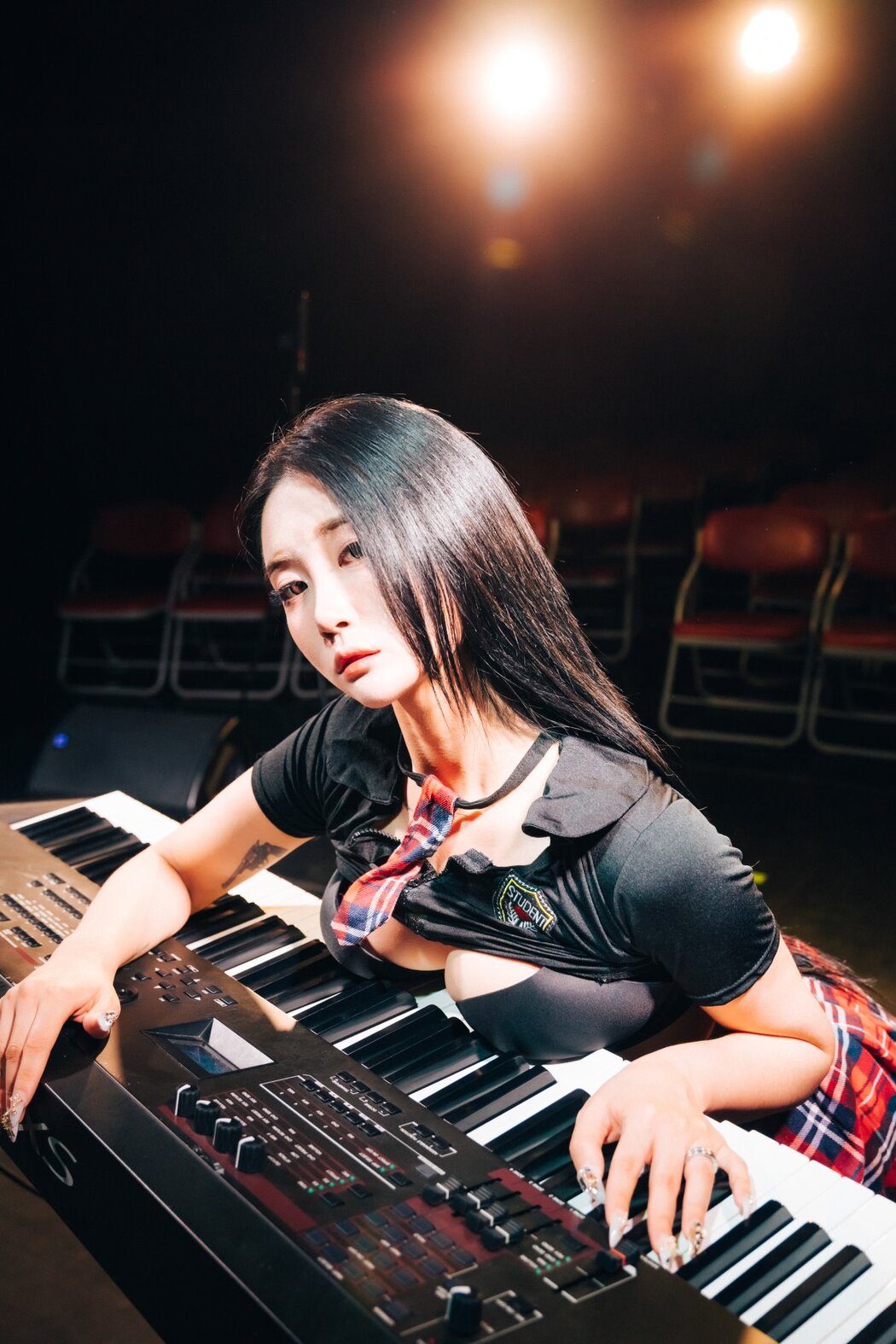 Loozy Bomi 보미 – Covert Stage B