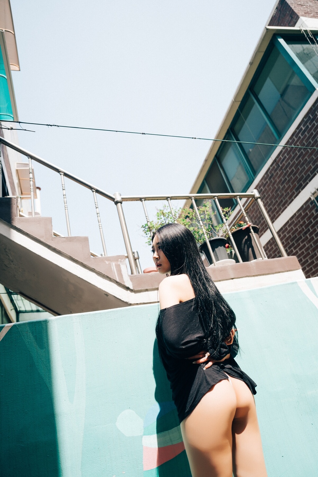 Loozy Bomi 보미 – Street Stall