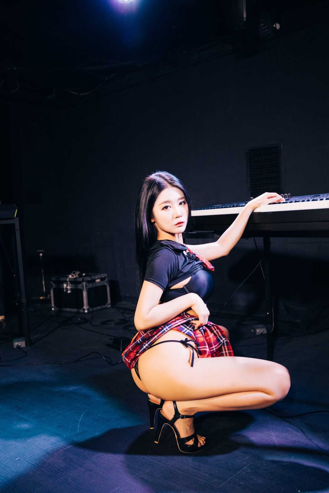 Loozy Bomi 보미 – Covert Stage B