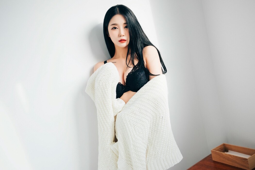 Loozy Bomi (보미) – One day
