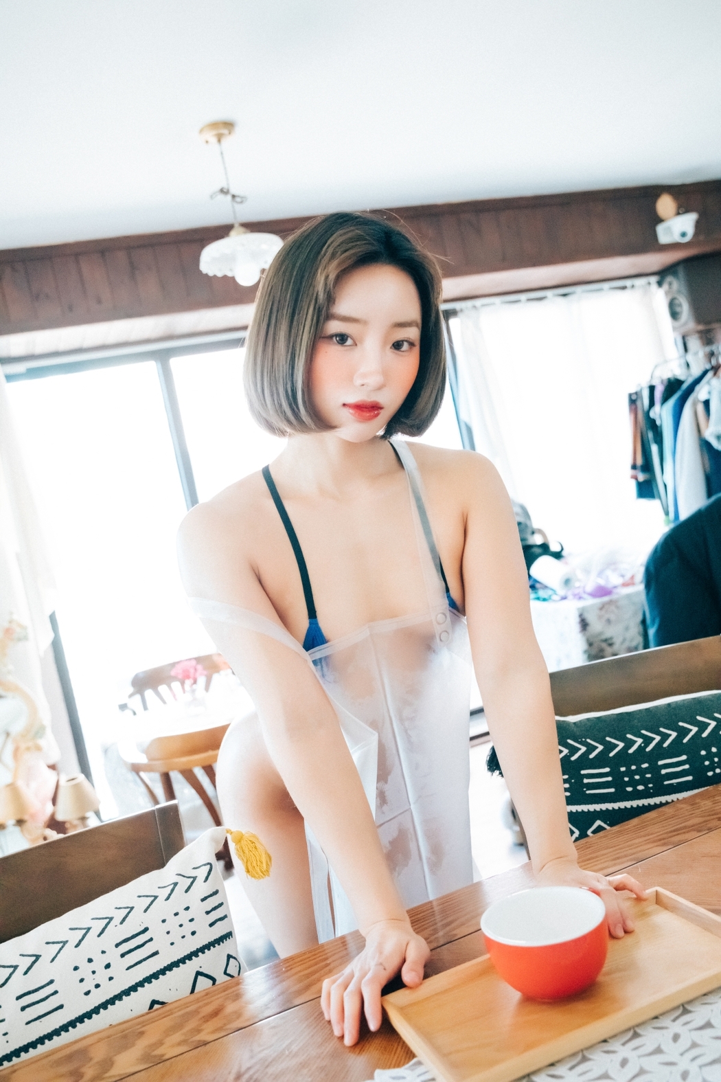 Loozy Booty Queen – Vinyl Aprons S.Ver A
