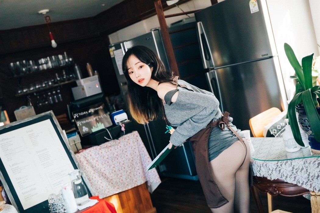 Loozy Bambi 밤비 – Cafe Alba Part 1