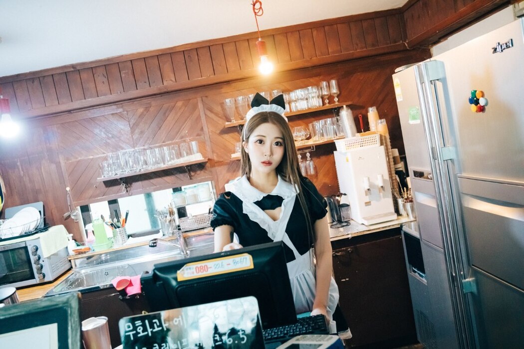 Loozy Bomi 보미 – Maid Cafe S.Ver A