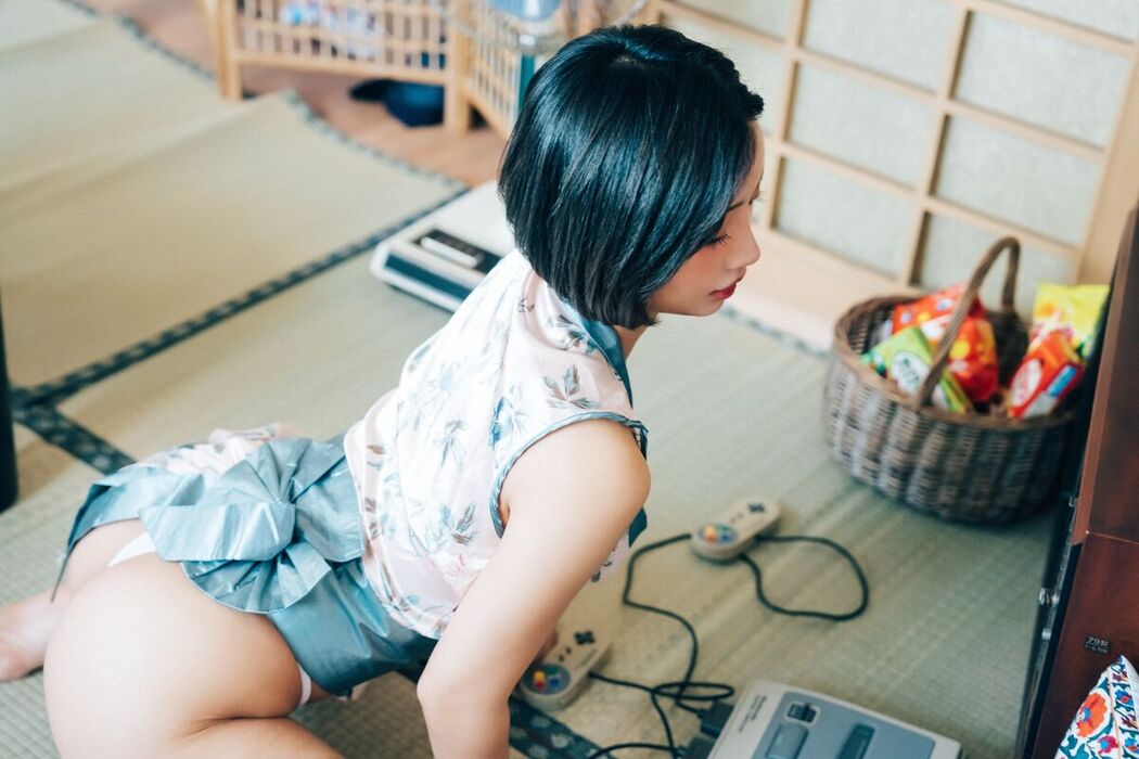 Loozy Booty Queen – Girl Room S.Ver A