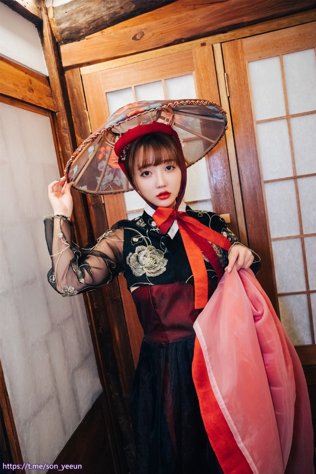 Loozy Gisheng 妓生 – Son Ye-Eun 손예은