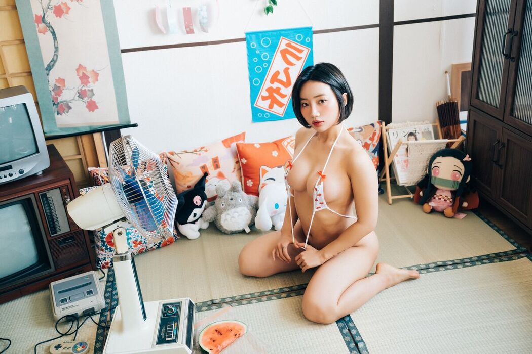 Loozy Booty Queen – Girl Room S.Ver A