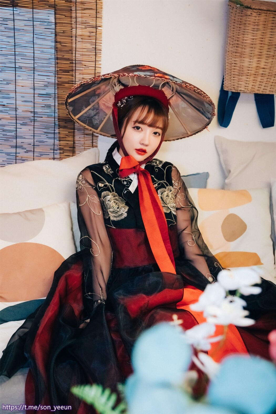 Loozy Gisheng 妓生 – Son Ye-Eun 손예은