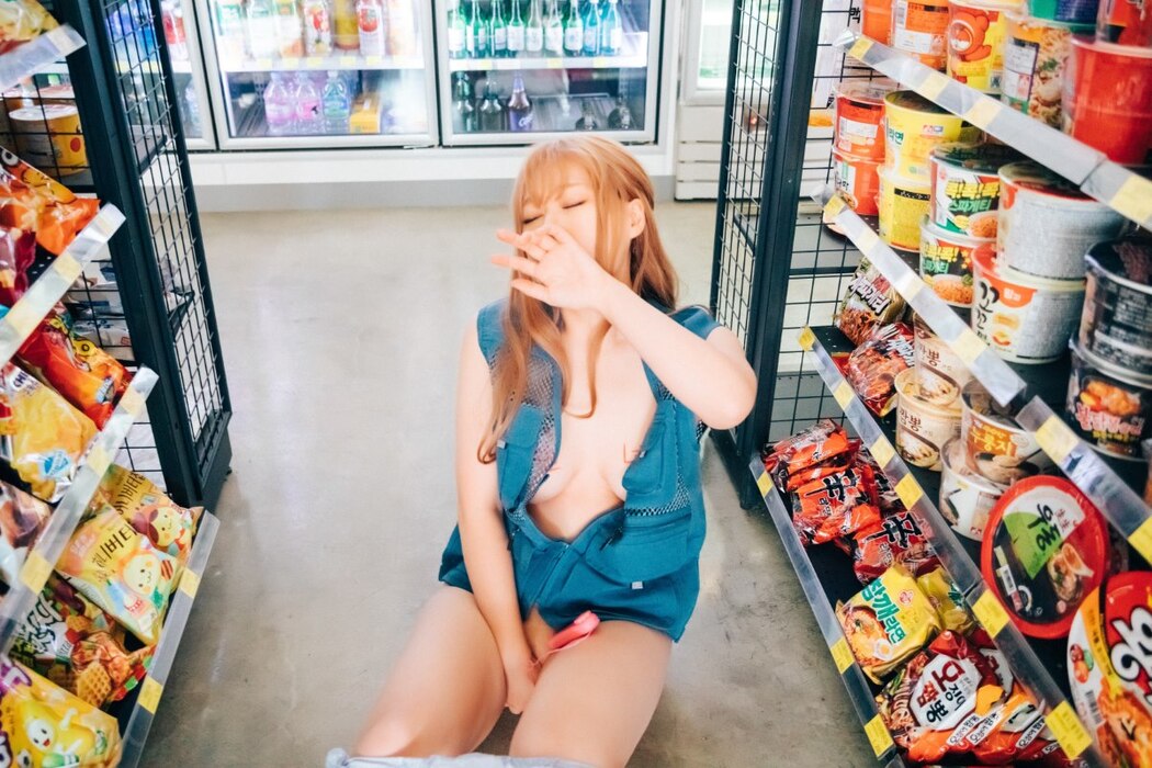 Loozy Mozzi 모찌 – Twitter Girl