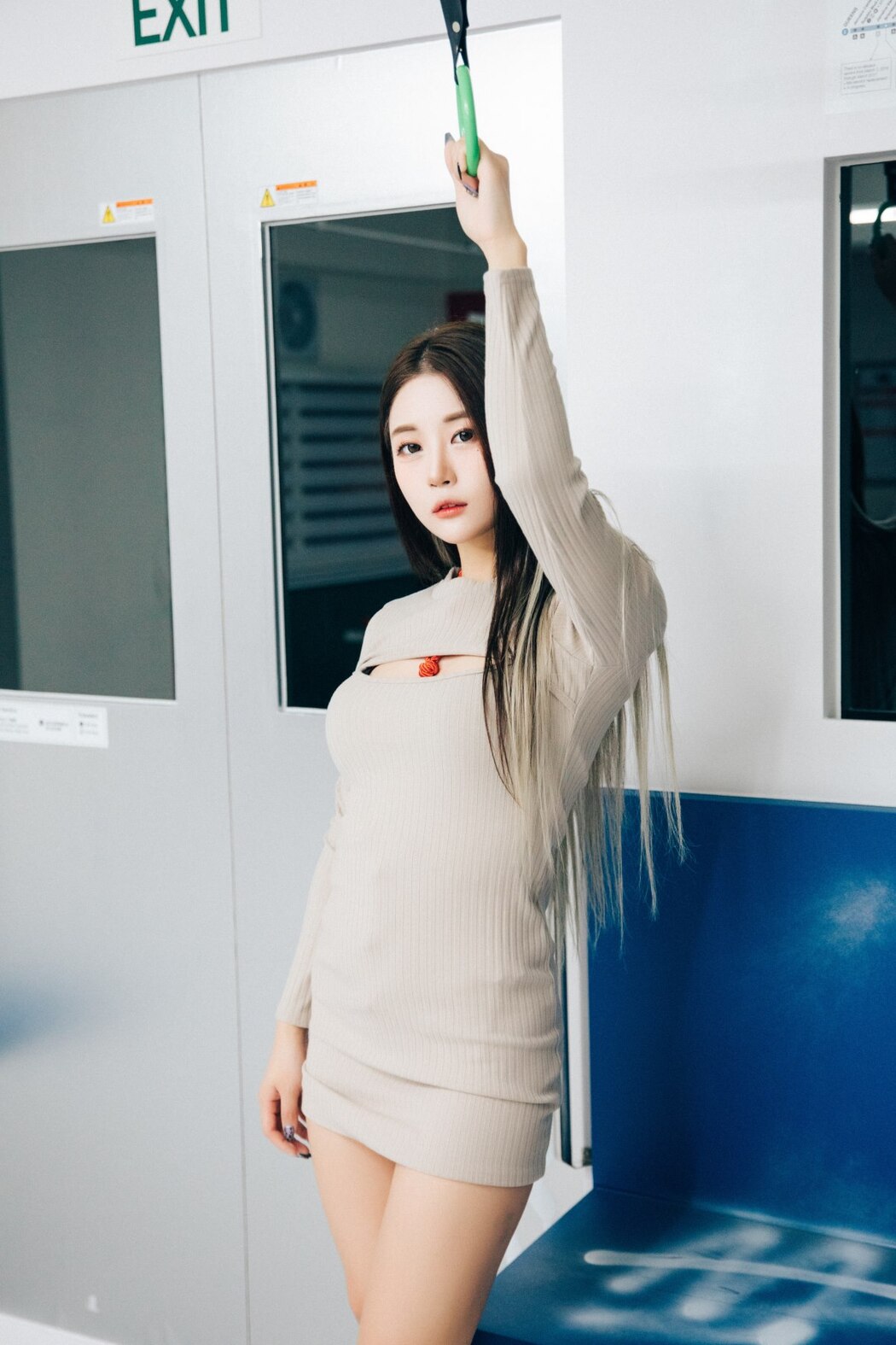 Loozy Bomi 보미 – Bondage Subway