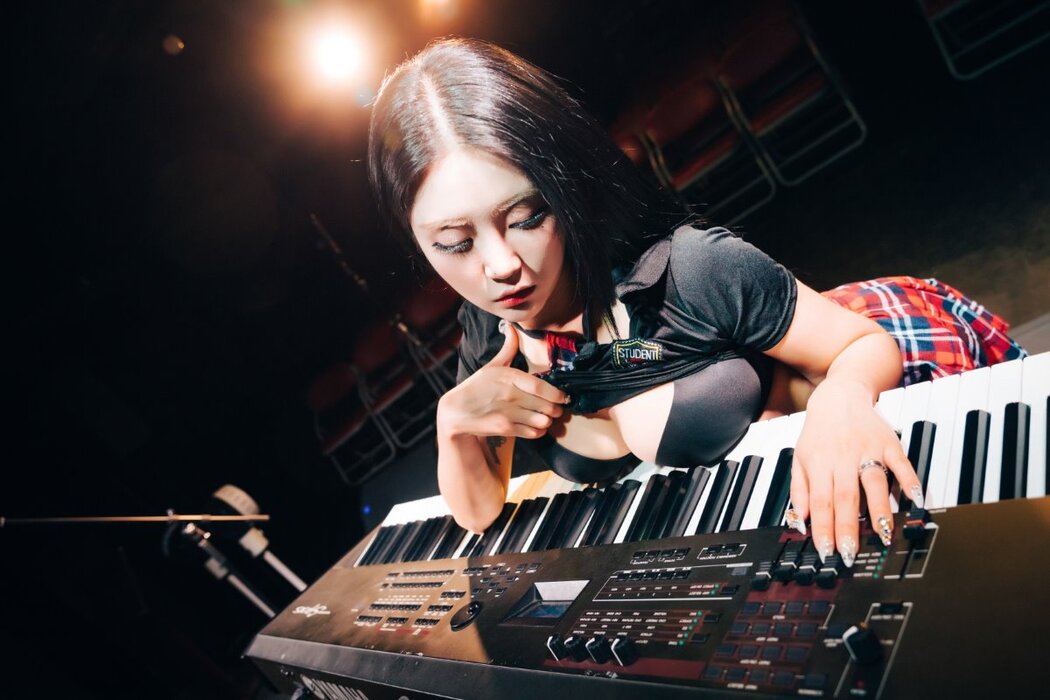 Loozy Bomi 보미 – Covert Stage B